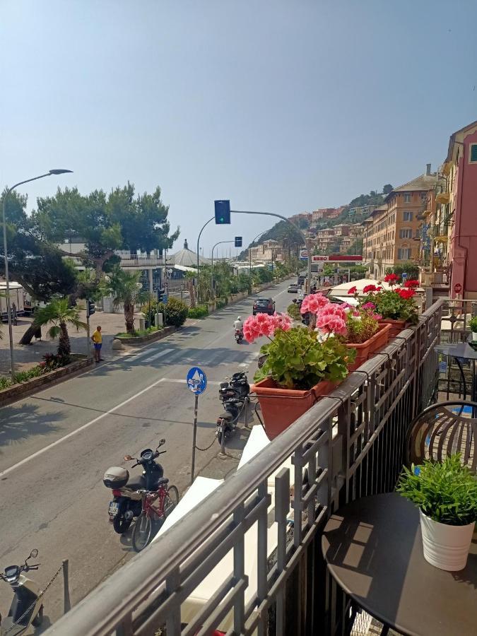 Hotel Serena Arenzano Exterior foto