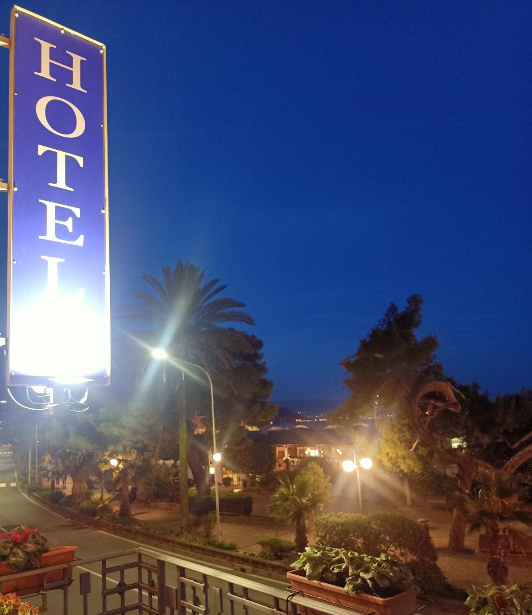 Hotel Serena Arenzano Exterior foto